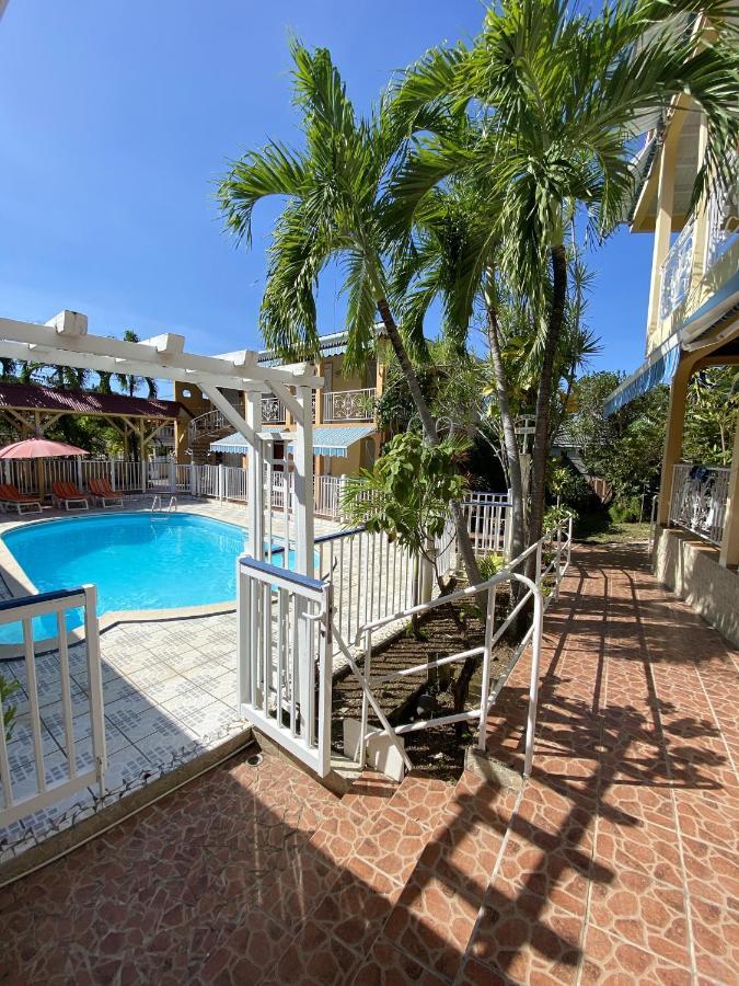 Appartement d'une chambre avec piscine partagee jacuzzi et terrasse a Pointe Noire a 2 km de la plage Extérieur photo